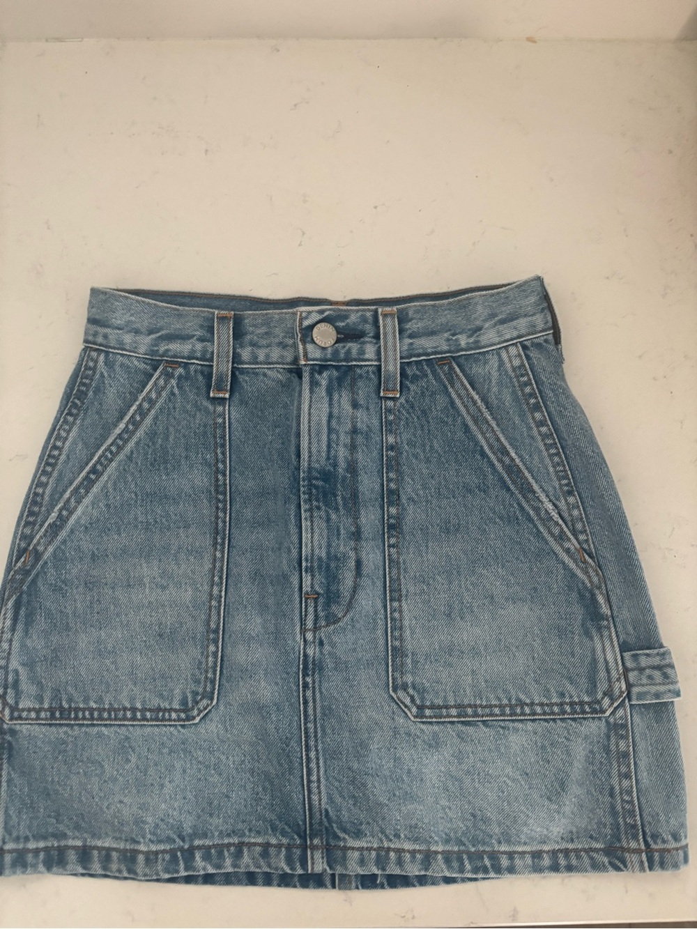 Aritzia Denim Forum 100 % Cotton The ‘90s Utility Mini Denim Skirt Size 23